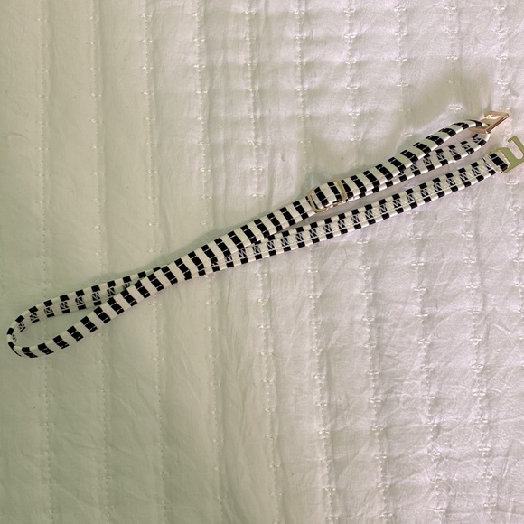 Black & White Stripped Vince Camuto 2 Piece Bathing Suit w/ Adjustable Strap - Picture 6 of 10